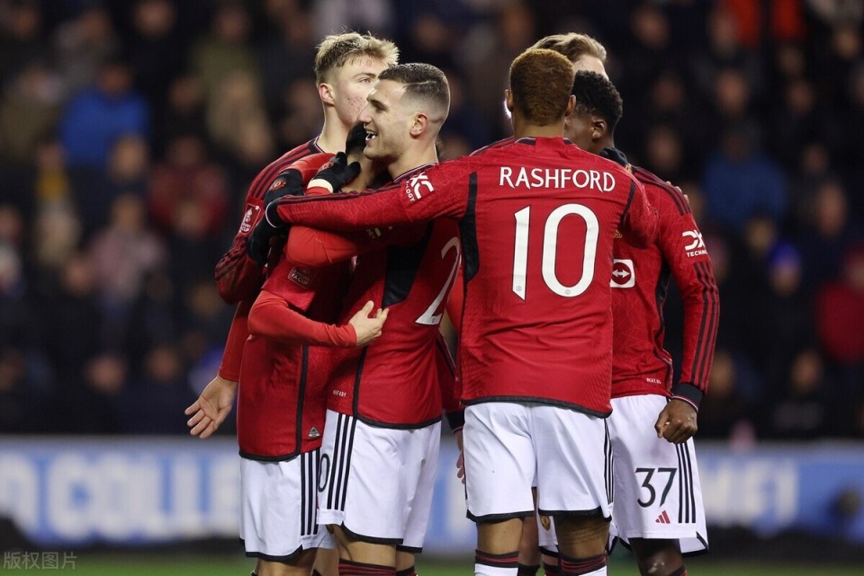 LOL投注-风云突变！曼联国际比赛日更衣室发声，荷甲版图或变，管理层满意，团队化学反应显著(曼联43狼队回看)